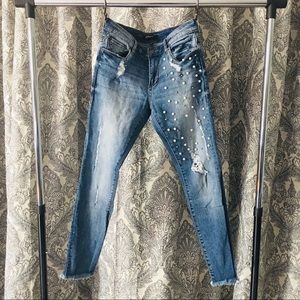 LOW RISE FAUX PEARL EMBELLISHED JEANS